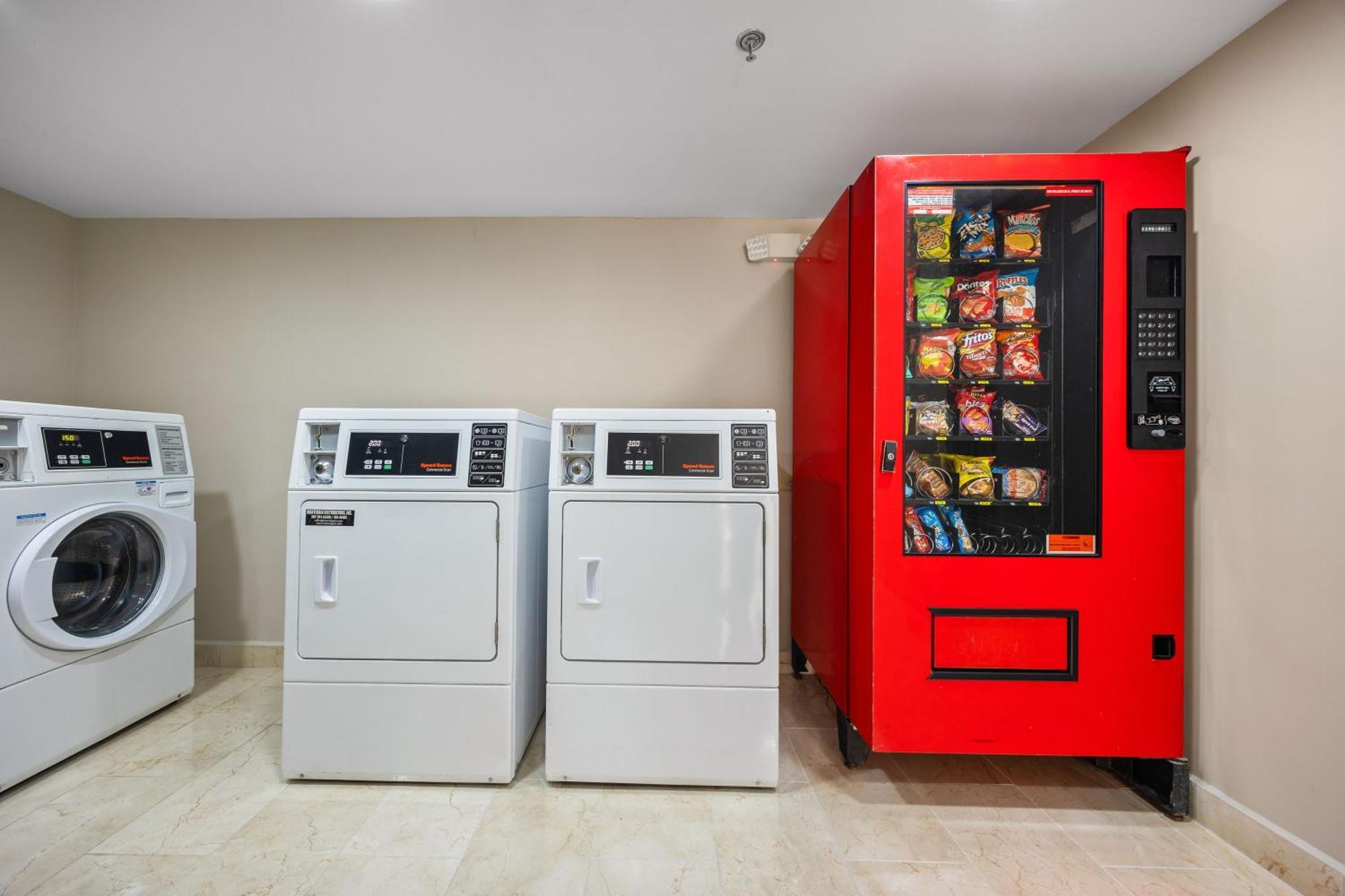Holiday Inn Ponce & El Tropical Casino By Ihg Esterno foto